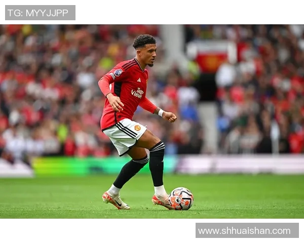 曼联官宣桑乔自由转会离队，释放薪资空间并将专注右路补强